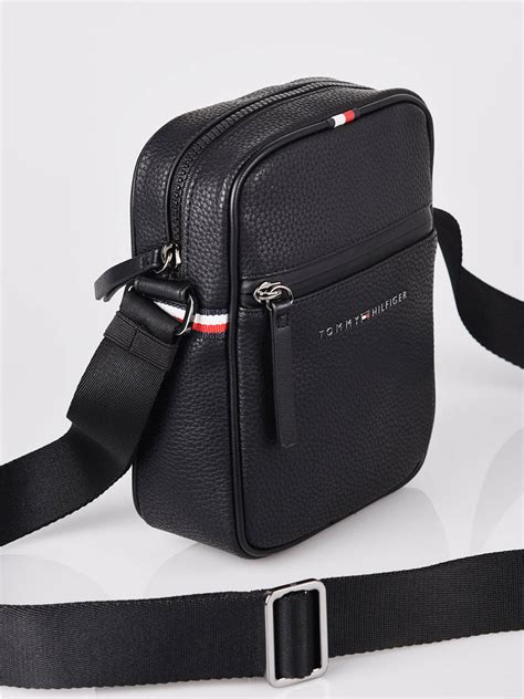 bolsa tommy hilfiger negra crossbody|tommy hilfiger handbags.